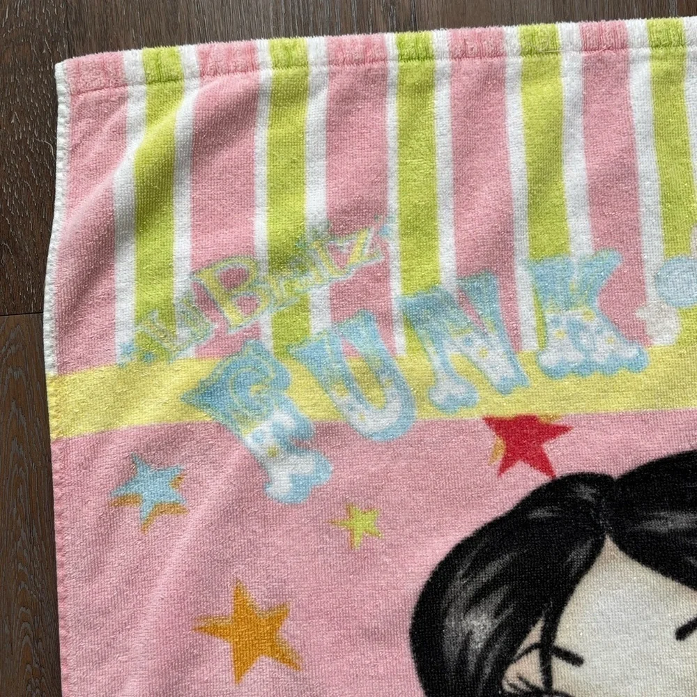 Vintage Y2K LIL BRATZ Funk House Beach Towel Great Condition